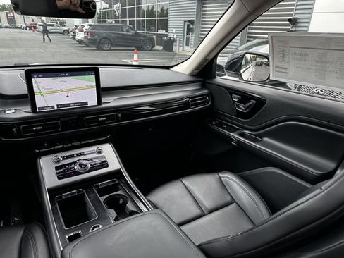 Certified 2023 Lincoln Aviator AWD w/ Premium Package image 17