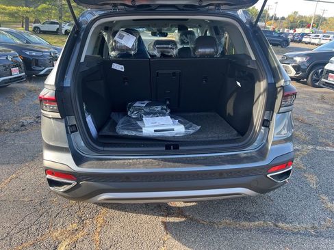 New 2025 Volkswagen Taos SEL image 11