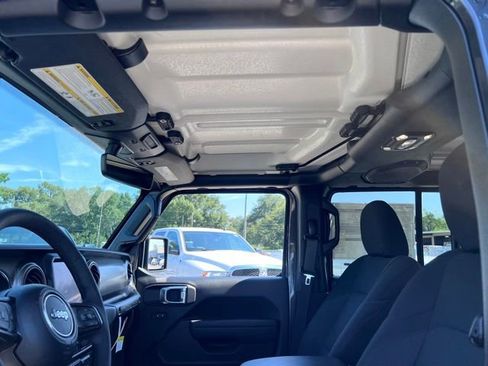 Used 2023 Jeep Wrangler Unlimited w/ 8.4" Radio Group image 12