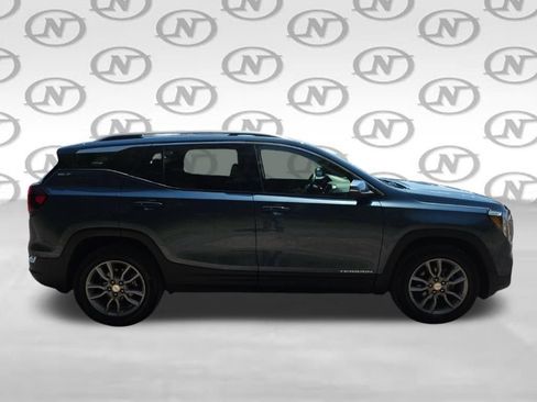 Used 2024 GMC Terrain SLT AWD/4WD image 12