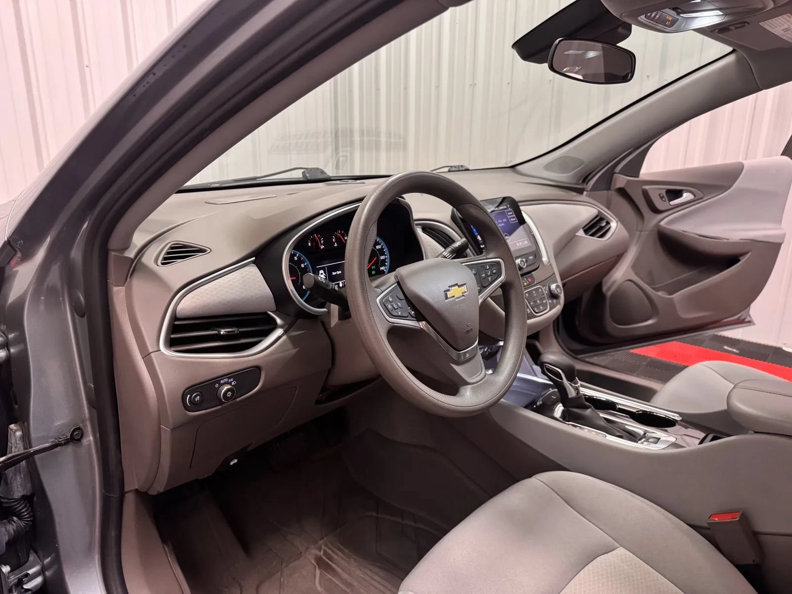 Used 2023 Chevrolet Malibu LT FWD image 36