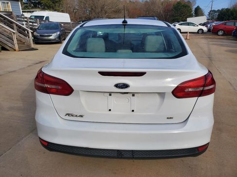 Used 2017 Ford Focus SE image 10