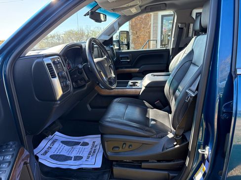 Used 2018 Chevrolet Silverado 1500 LTZ w/ Max Trailering Package image 7