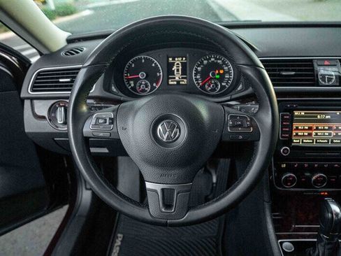 Used 2013 Volkswagen Passat TDI SEL Premium image 11