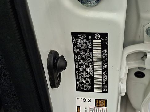 Used 2020 Toyota Corolla LE image 27