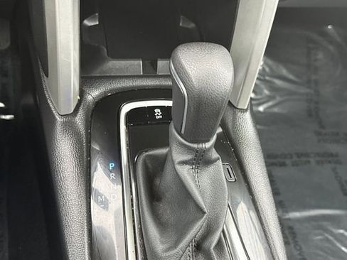 Used 2025 Toyota Corolla Cross LE image 25