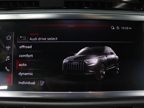 Used 2023 Audi Q3 2.0T Premium image 28