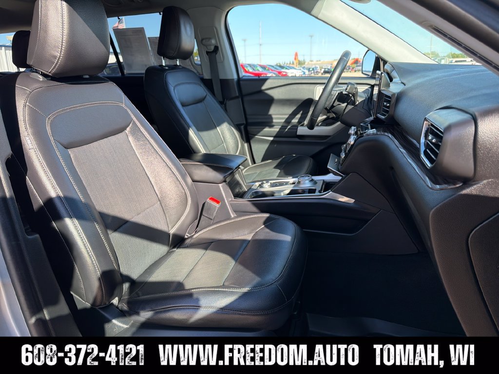 Used 2021 Ford Explorer Limited w/ Equipment Group 301A AWD/4WD image 37