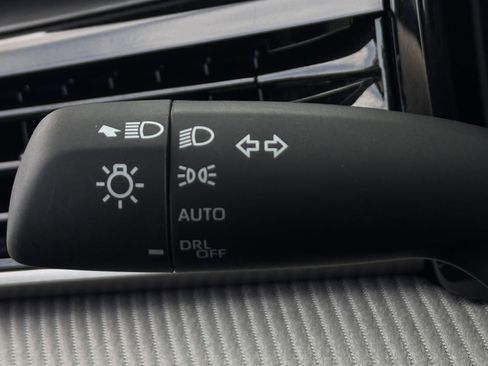 Used 2025 Toyota Camry SE image 24