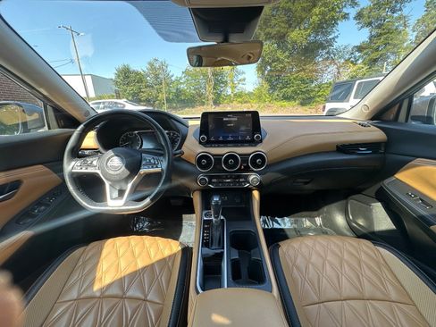 Used 2022 Nissan Sentra SV w/ SV Premium Package FWD image 30