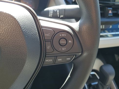 Used 2021 Toyota Corolla LE w/ LE Convenience Package image 25