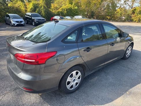 Used 2017 Ford Focus S image 5