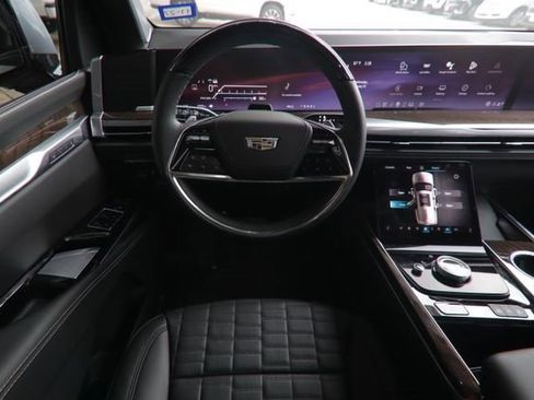 Certified 2026 Cadillac Escalade Platinum Sport w/ LPO, ONYX Package image 30