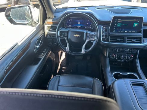 Used 2023 Chevrolet Suburban Premier image 20