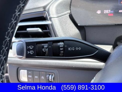 Used 2024 Chevrolet Traverse LT AWD/4WD image 13
