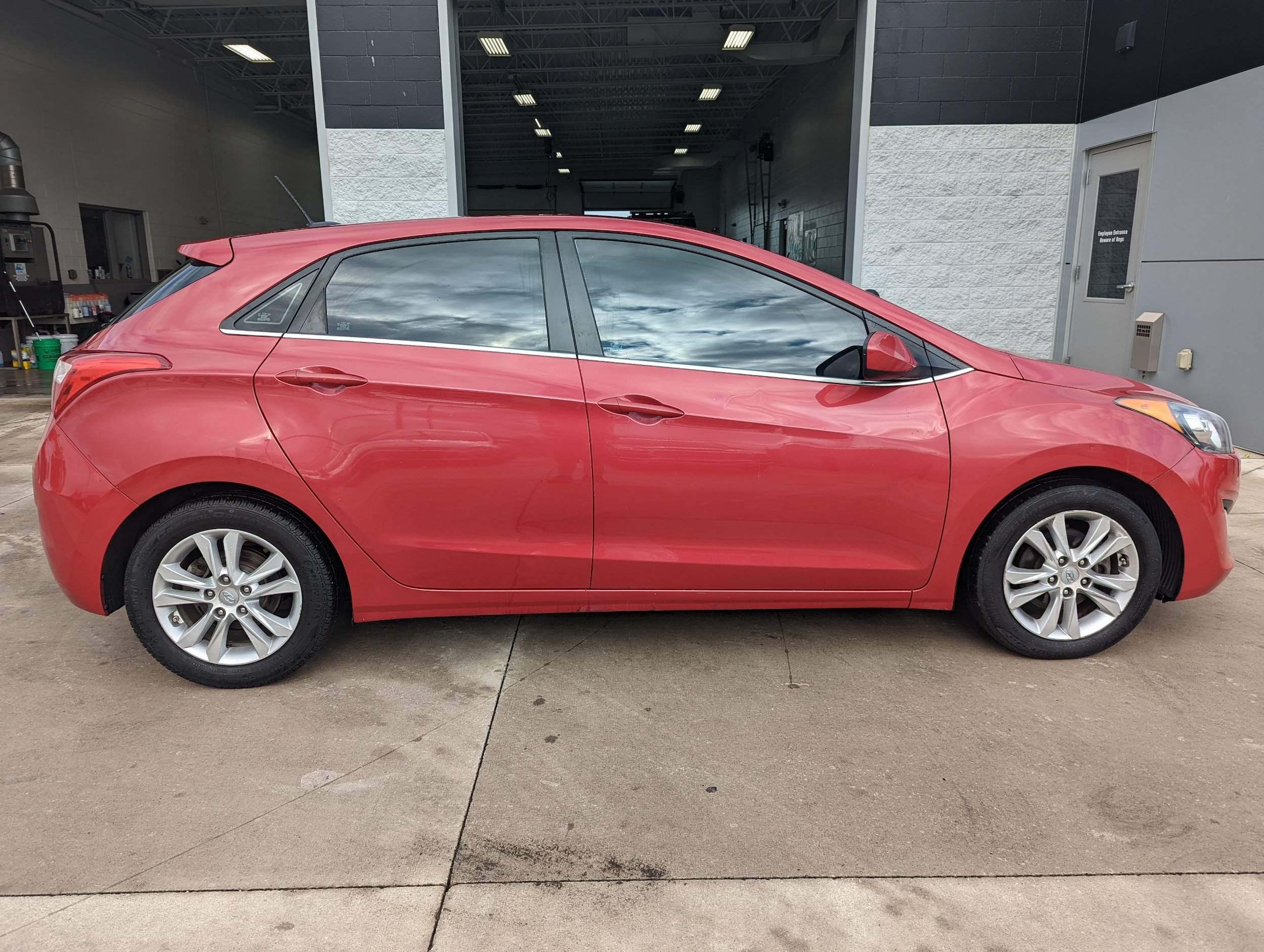 Used 2014 Hyundai Elantra GT FWD image 1