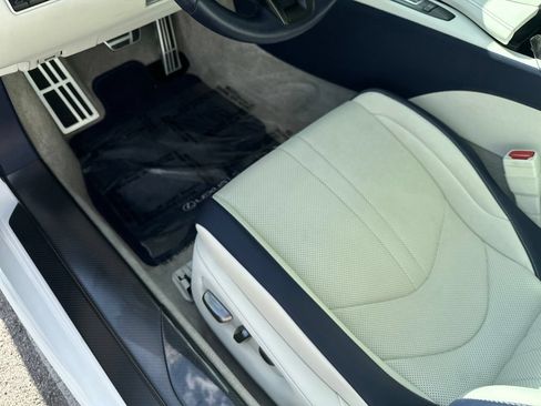 Used 2024 Lexus LC 500 Convertible RWD image 18