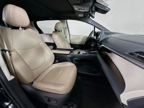 Used 2021 Toyota Sienna XLE w/ XLE Plus Package image 34