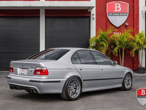 Used 2003 BMW M5 image 9