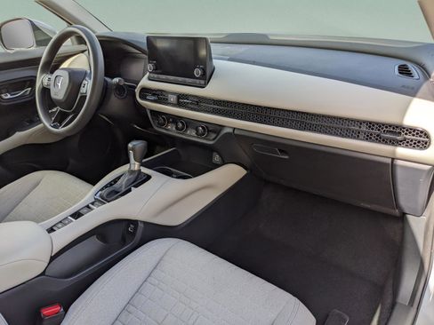 Used 2023 Honda HR-V LX image 16