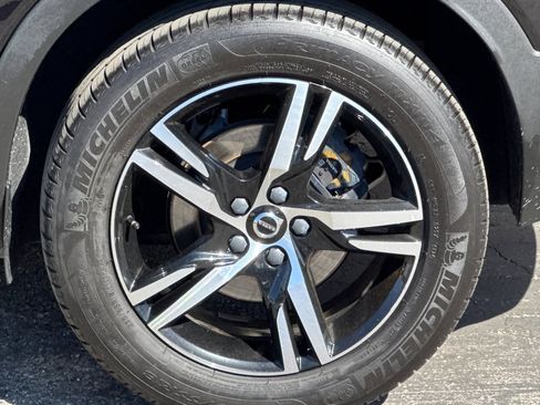 Certified 2025 Volvo XC40 B5 Core AWD/4WD image 10