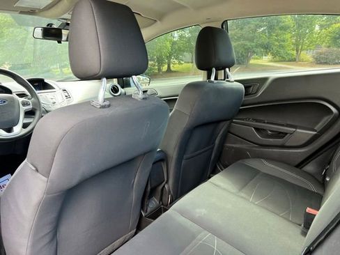 Used 2019 Ford Fiesta SE FWD image 14