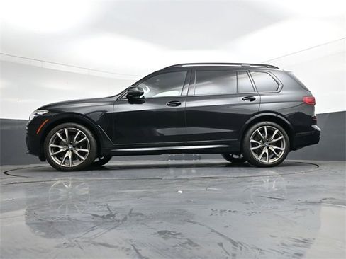 Used 2021 BMW X7 M50i image 29