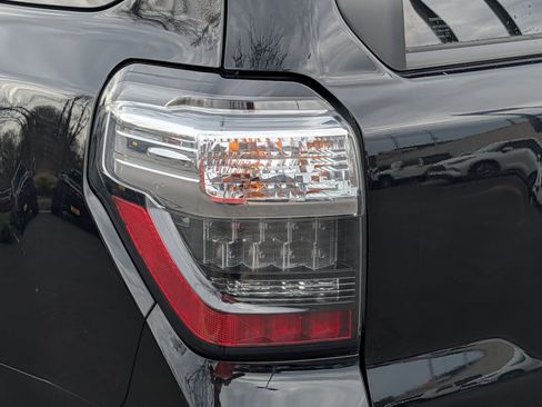 Used 2024 Toyota 4Runner SR5 Premium AWD/4WD image 17