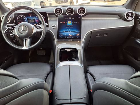 Used 2024 Mercedes-Benz GLC 300 4MATIC image 17