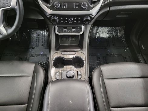 Used 2023 GMC Acadia SLT w/ Preferred Package image 16