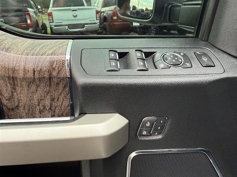 Used 2019 Ford F250 Lariat w/ Lariat Ultimate Package image 32