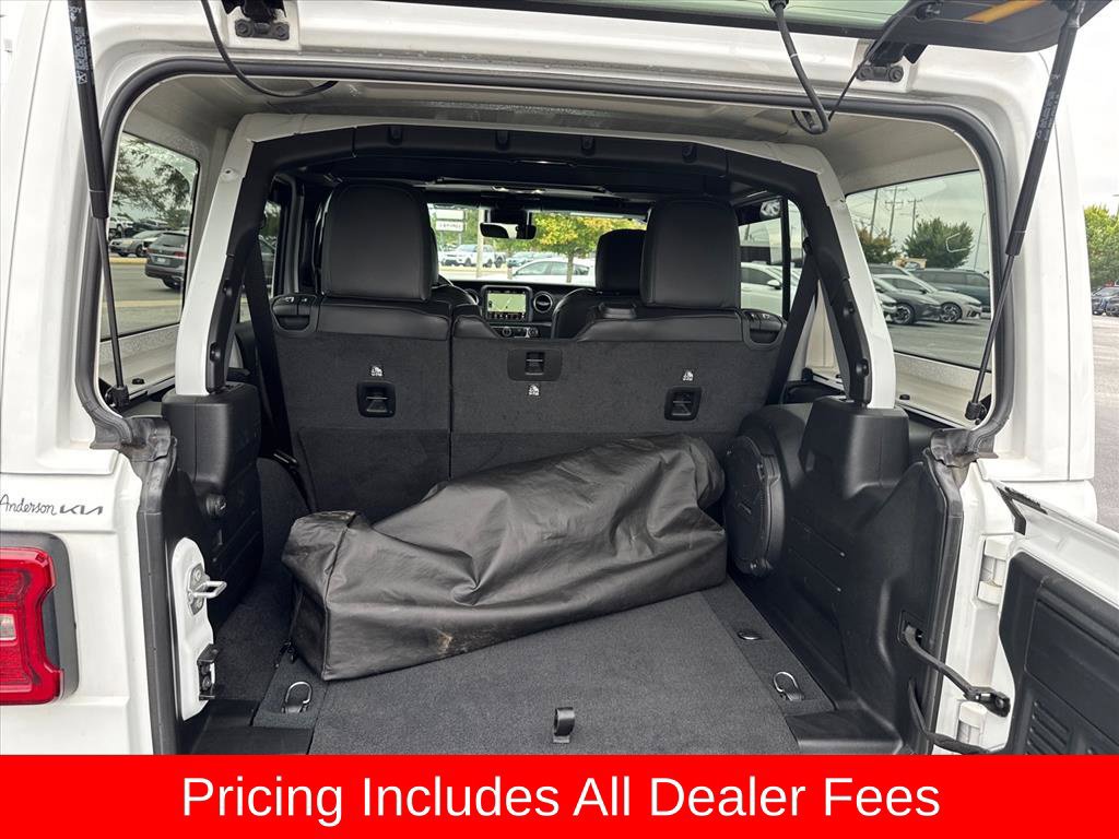 Used 2023 Jeep Wrangler Unlimited Sahara w/ Safety Group AWD/4WD image 15