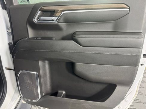 Used 2024 Chevrolet Silverado 1500 LT Trail Boss w/ Protection Package image 27