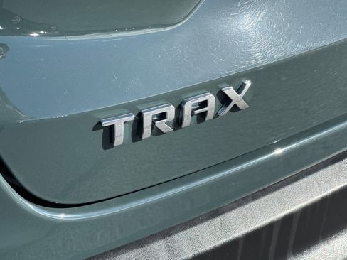 Used 2025 Chevrolet Trax LT FWD image 27