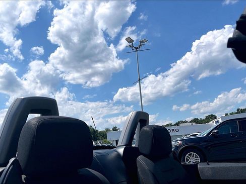 Used 2006 BMW Z4 3.0i RWD image 21