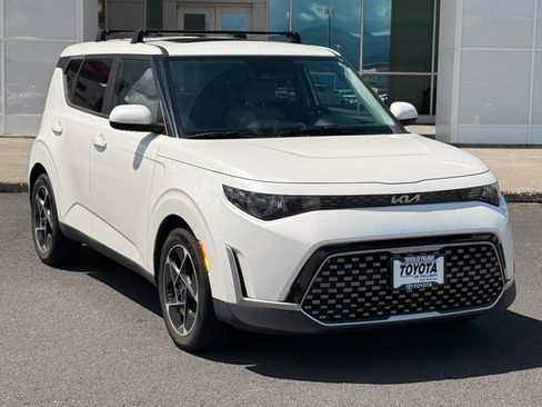 Used 2023 Kia Soul EX FWD image 2
