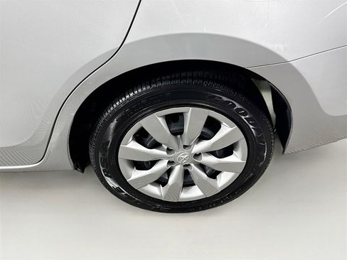 Used 2015 Toyota Corolla LE image 22