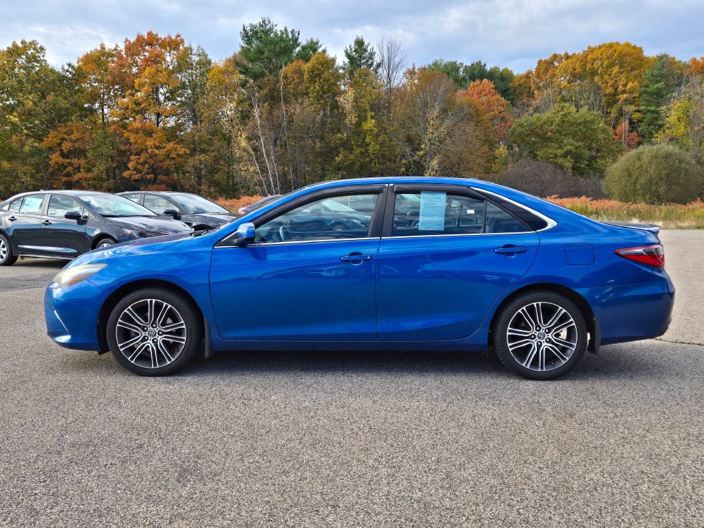 Used 2016 Toyota Camry SE FWD image 2