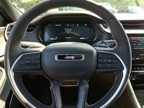 Used 2026 Jeep Grand Cherokee Limited w/ Luxury Tech Group II AWD/4WD image 19