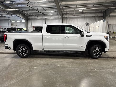 Used 2023 GMC Sierra 1500 AT4 w/ AT4 Premium Package AWD/4WD image 2