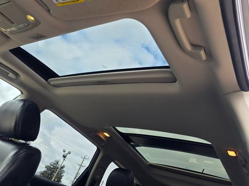 Used 2018 Nissan Pathfinder SL w/ SL Premium Package image 3