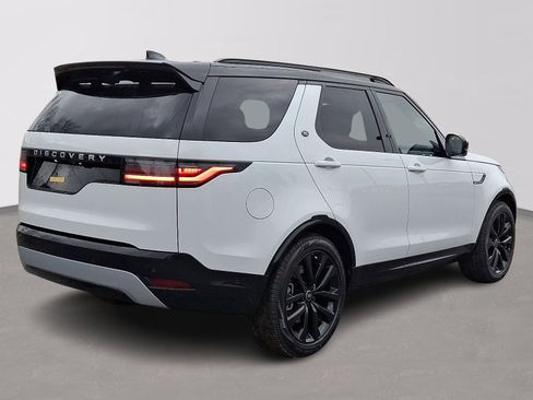 New 2026 Land Rover Discovery Limited Edition image 3