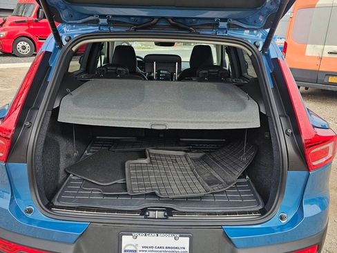 Certified 2025 Volvo XC40 B5 Ultra w/ Climate Package image 7