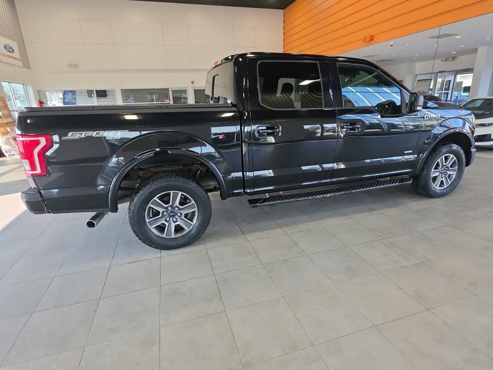 Used 2017 Ford F150 XLT w/ Equipment Group 302A Luxury AWD/4WD image 6