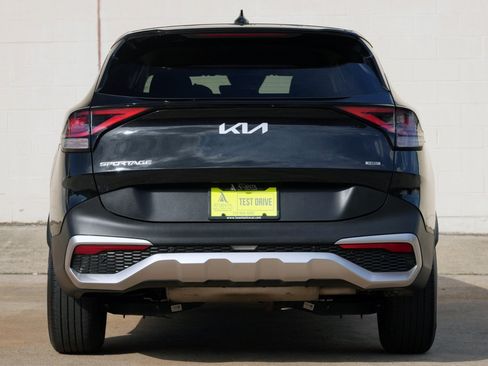 Used 2024 Kia Sportage LX AWD/4WD image 10
