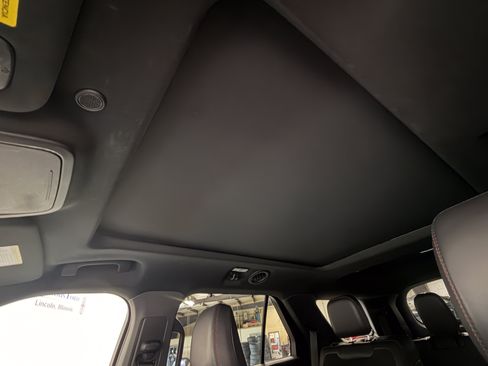 Used 2025 Ford Explorer ST AWD/4WD image 5