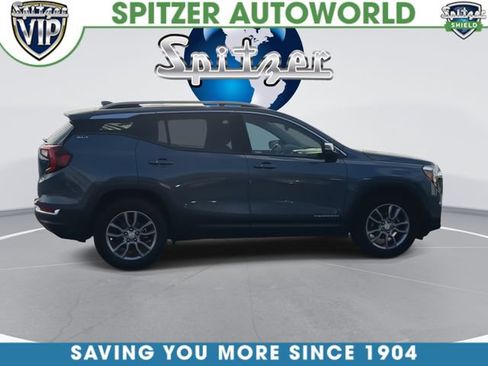 Used 2024 GMC Terrain SLT FWD image 10