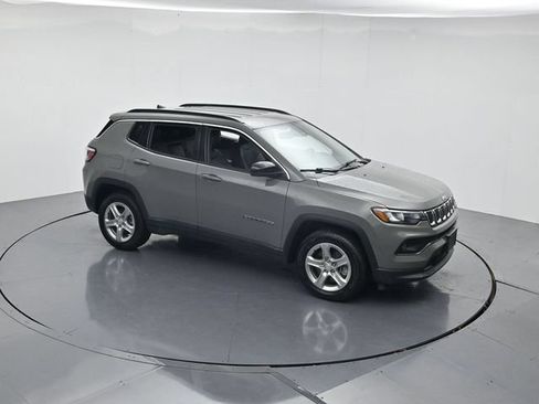 Used 2024 Jeep Compass Latitude AWD/4WD image 41