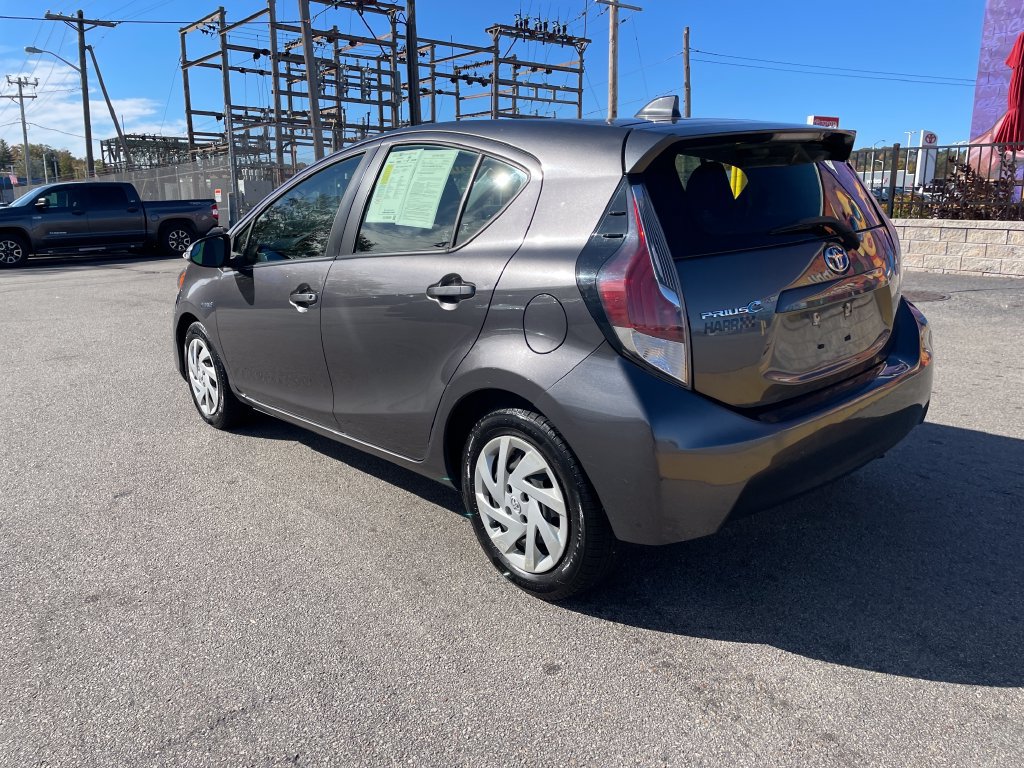 Used 2015 Toyota Prius C One FWD image 3