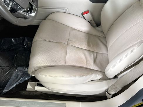 Used 2020 Lincoln Continental AWD w/ Premium Package image 19